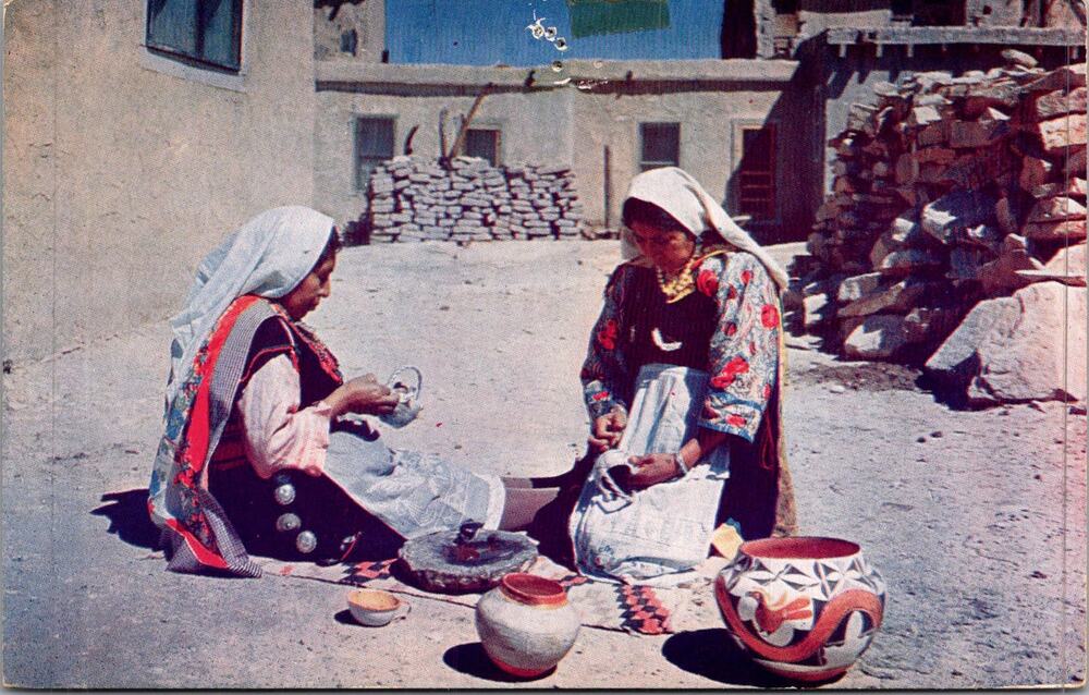 Indian Pottery Makers Vintage Postcard SP17-17